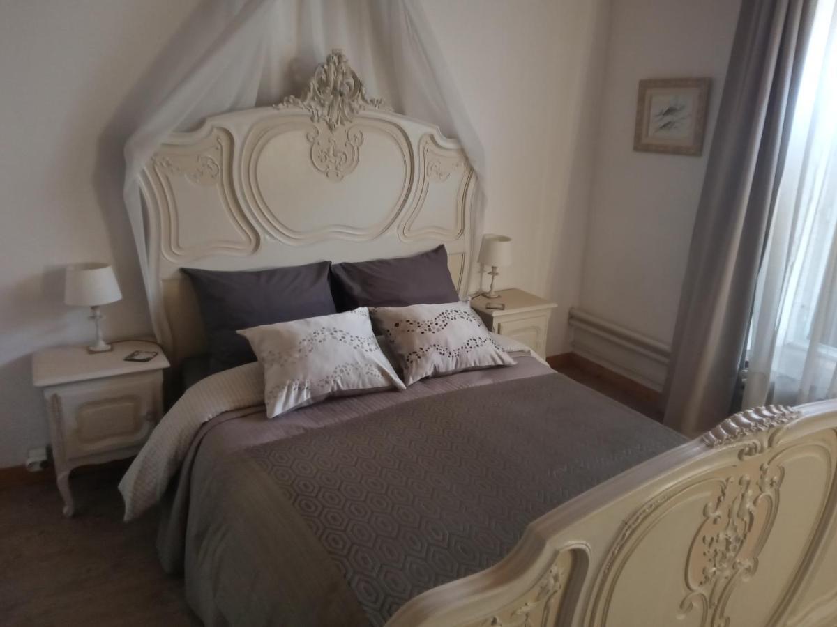 Chez Len & Filipp Apartment Bouillon Bagian luar foto