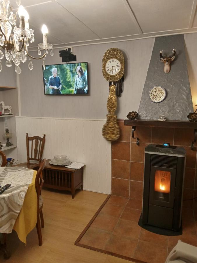 Chez Len & Filipp Apartment Bouillon Bagian luar foto